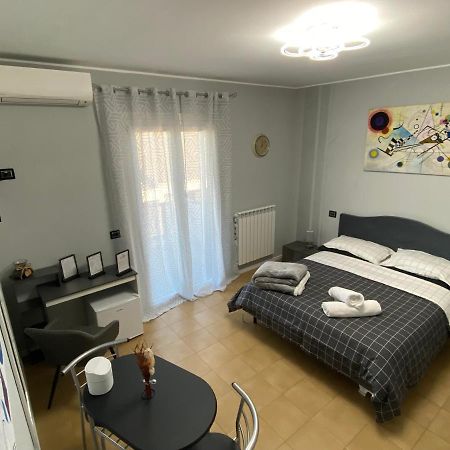 B&B Art Silvi Marina Bagian luar foto
